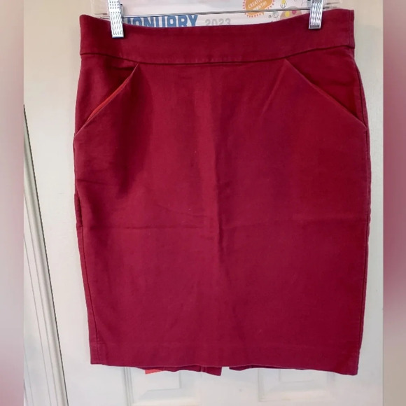 J. Crew The Pencil Skirt Berry Skirt in Size 6 - Picture 1 of 9